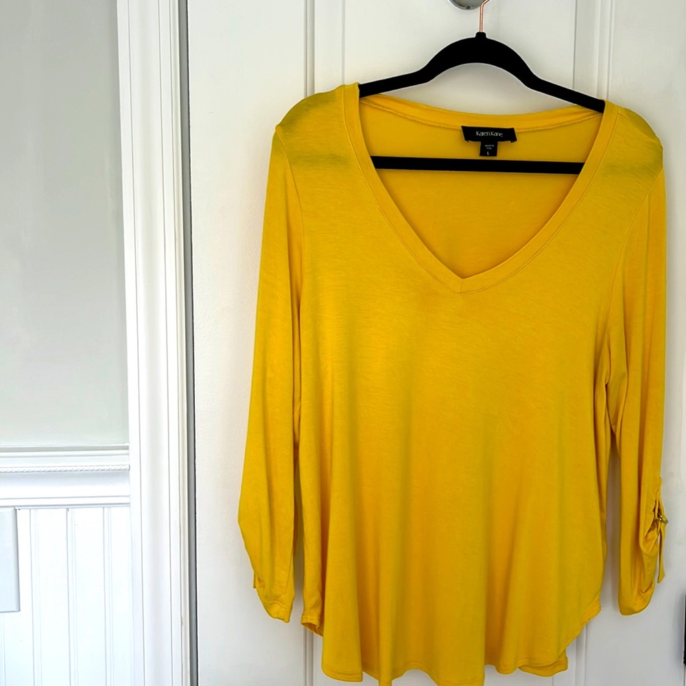 Karen Kane V neck blouse